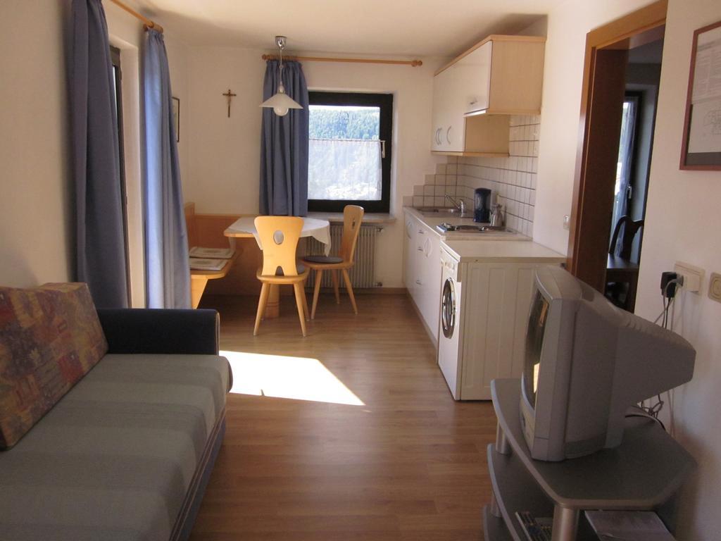 Gasthof Zum Roessl San Genesio Atesino Szoba fotó