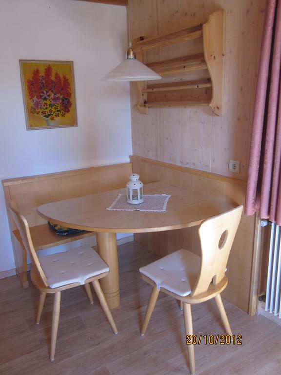 Gasthof Zum Roessl San Genesio Atesino Szoba fotó